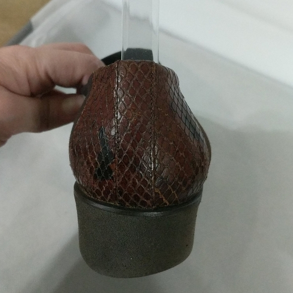 Donald J Pliner Brown Snake Print Toe and Heel Loafer Flat Slip On Shoe - sz 7 - Picture 4 of 9